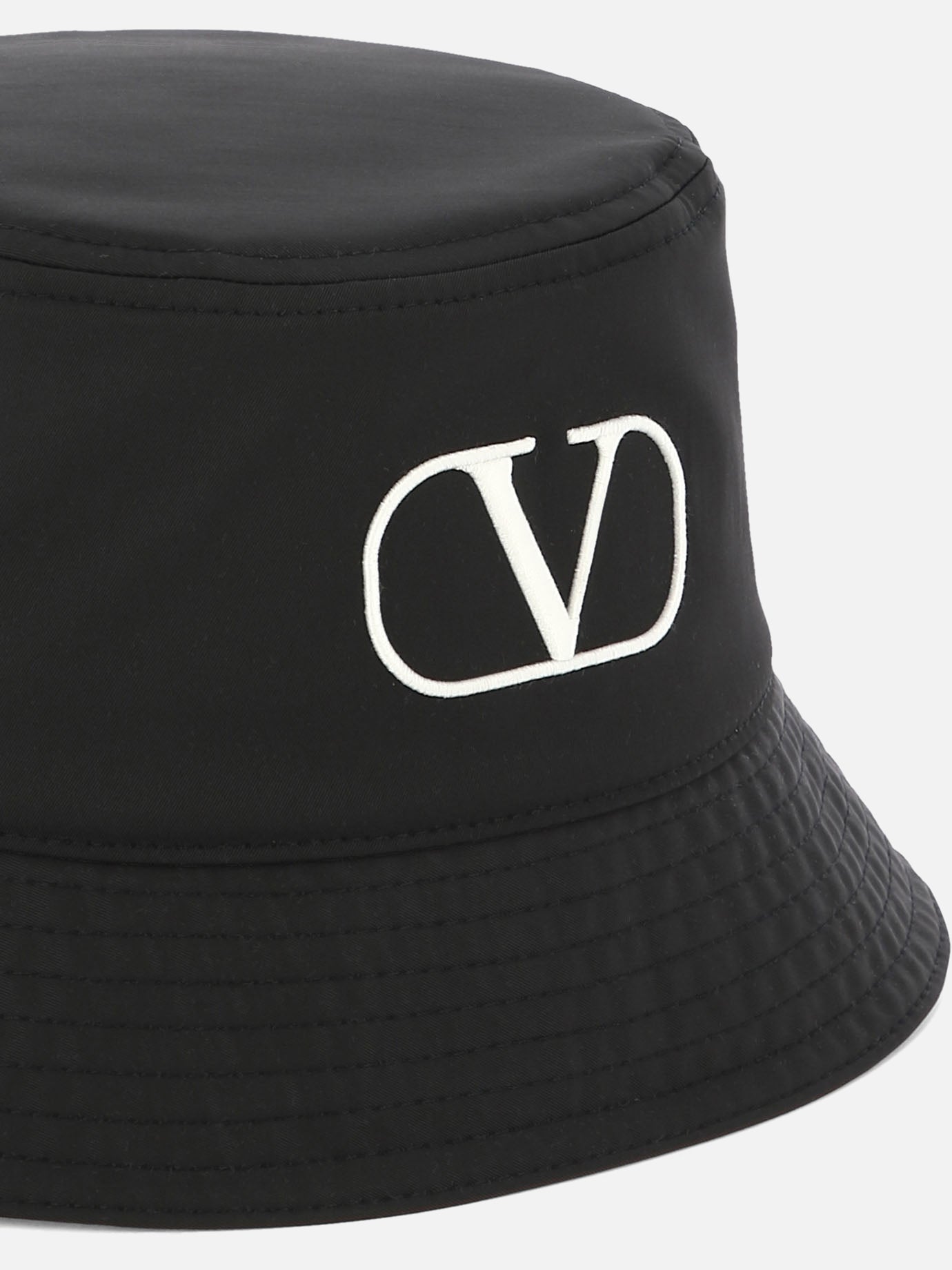 "VLogo" bucket hat